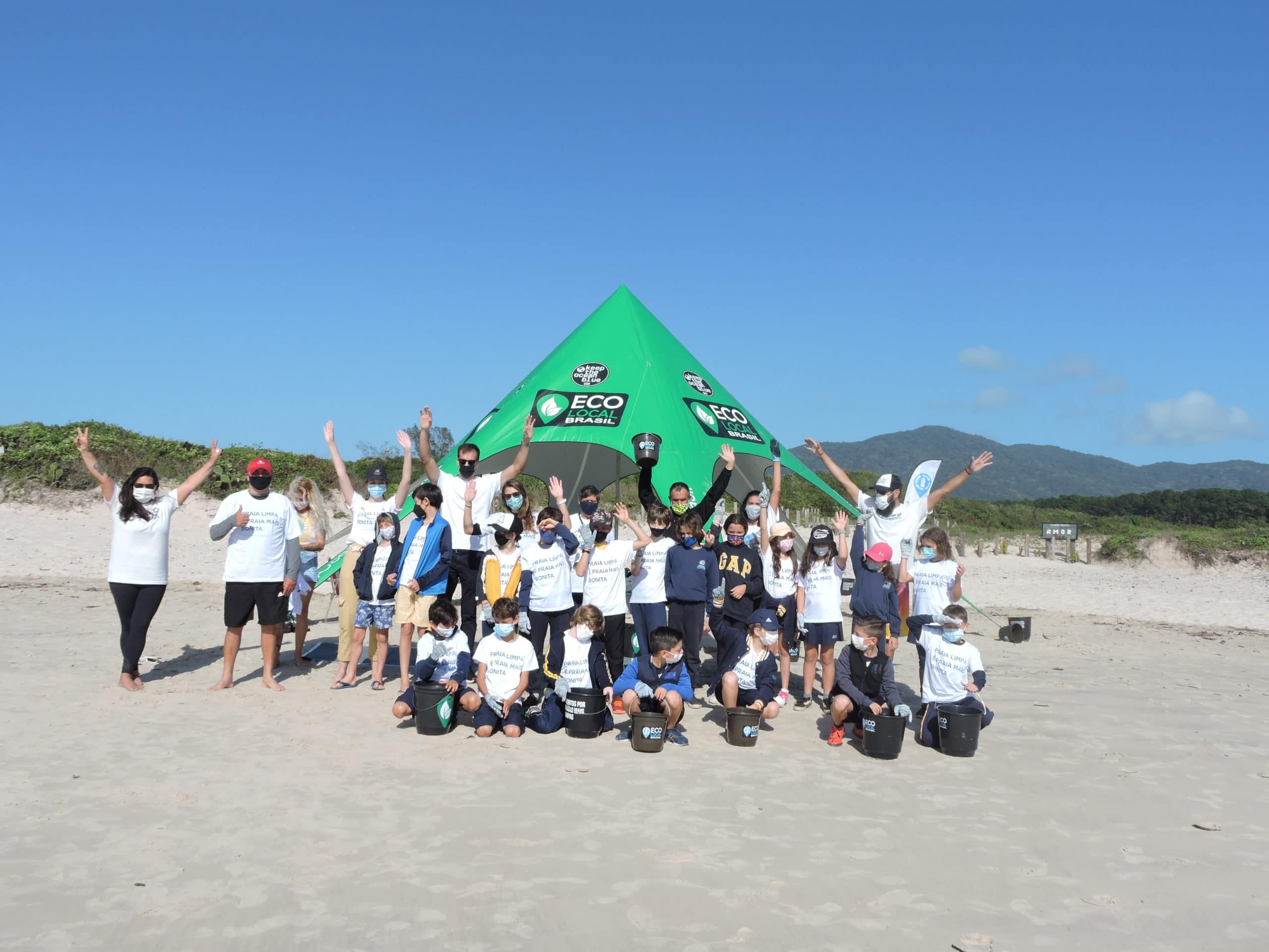 Mutirão de Limpeza na Barra da Lagoa